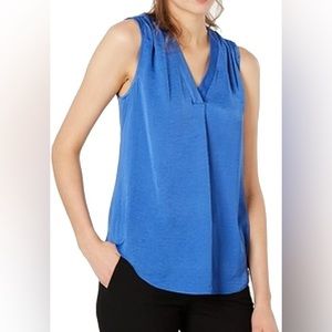 NWOT Vince Camuto blue sleeveless v neck rumple blouse size small